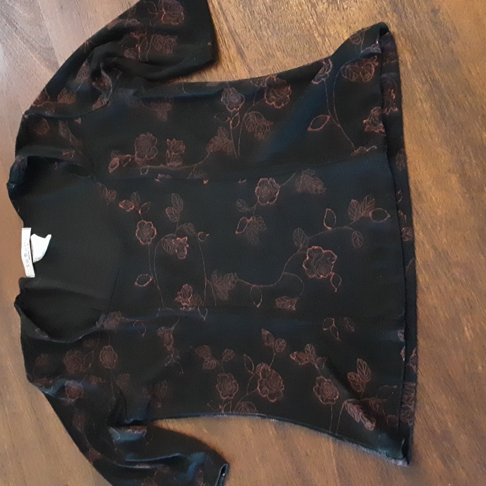 La Belle Black Sweetheart Neckline Top